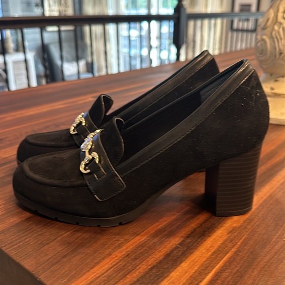 Worn once! Gianna Bini suede loafer heels - Picture 2 of 3